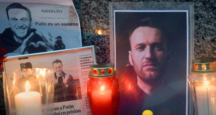 Inteligencia de EEUU asegura que Putin no ordenó la muerte del opositor Alexéi Navalni