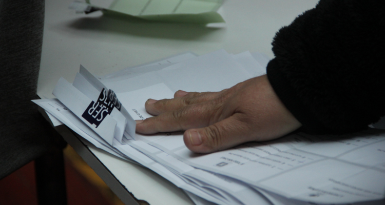 Un feriado irrenunciable y sin ley seca: gobierno presenta proyecto que permite votación en dos días