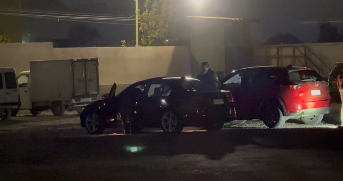 Capturan a menor integrante de banda dedicada a encerronas en la RM: dos vehículos recuperados