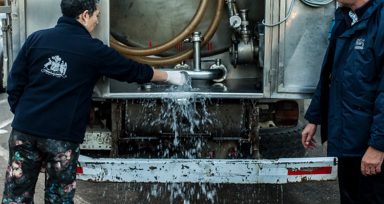 Gobierno pagará millonaria deuda a contratista de camión aljibe en Ancud: 170 familias no tenían agua