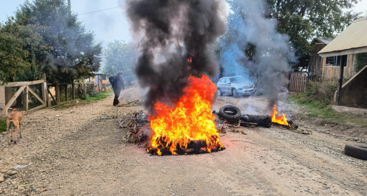 Familias mapuche se toman Escuela Mañiuco en Galvarino: acusan falta de personal y casos de bullying