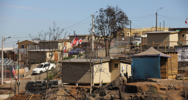 – Gore Mundaca tilda de “impropio” orden de demolición en sector afectado por incendios en Viña del Mar