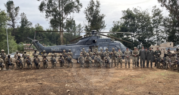 Ejercito realiza ensayo militar con helicóptero en Mulchén