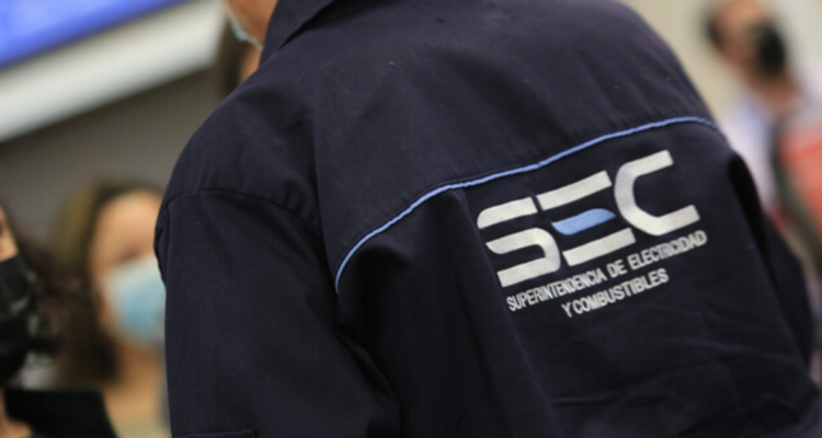 Puerto Montt: Vecinos de Altos de Mirasol acusan filtraciones de agua y fugas de gas en sus viviendas