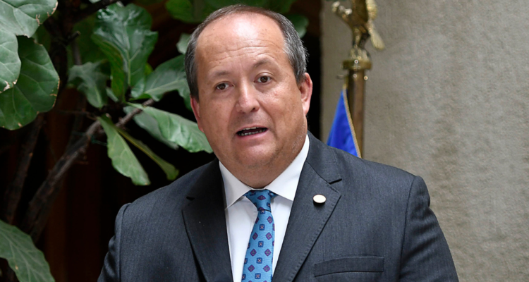 Valencia y acusaciones de “presión” tras aplazar formalización de Yáñez: “Estamos acostumbrados”