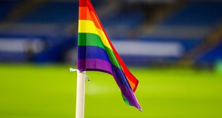 Un grupo de futbolistas top asumiría su homosexualidad el 17 de mayo