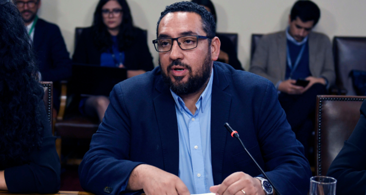 Gobierno pide a parlamentarios elevar el debate luego de que pidieran la renuncia de ministro Cataldo