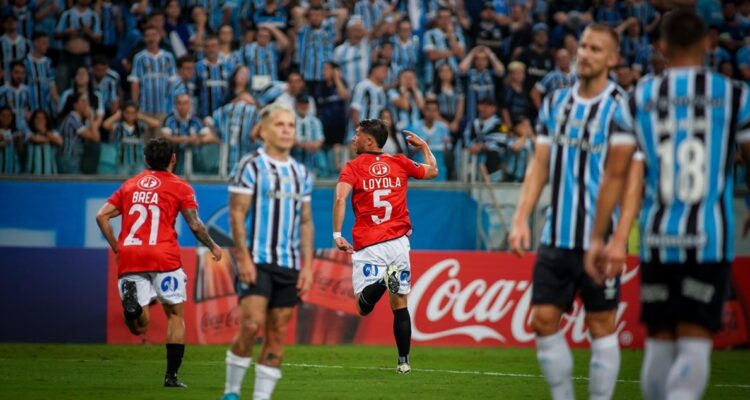 Huachipato derrotó a Gremio por Copa Libertadores.