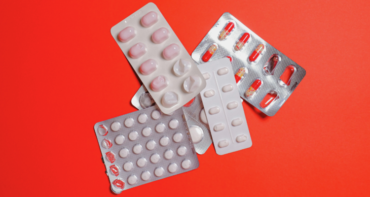 Un estudio científico alertó que tomar ibuprofeno o fármacos con AINE, en altas cantidades, podría empeorar los síntomas de algunas enfermedades, hasta un agujero en el intestino.