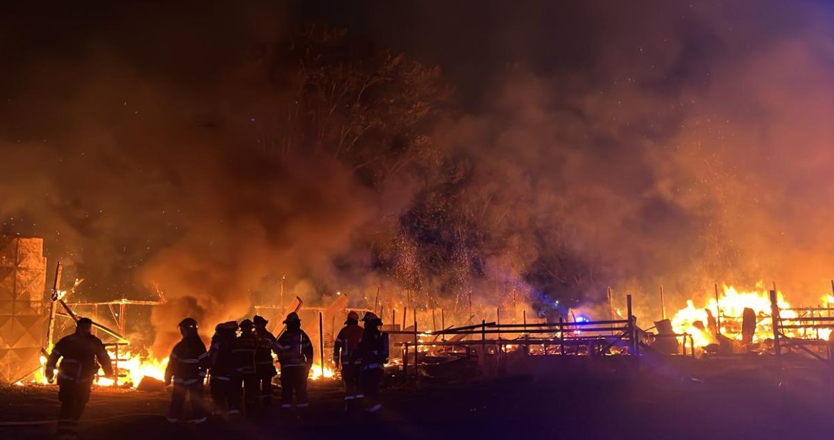 Incendio afecta a establos y club ecuestre en recinto de Socabio en Los Ángeles