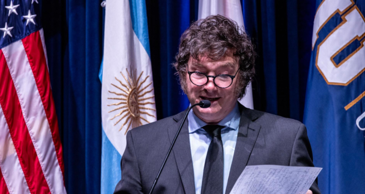 javier milei superávIT