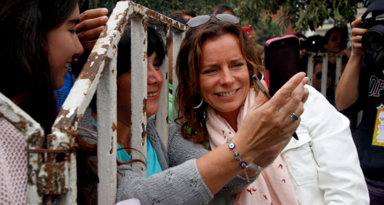 Kathy Salosny en programa de TV en referencia a su candidatura como alcaldesa de Algarrobo