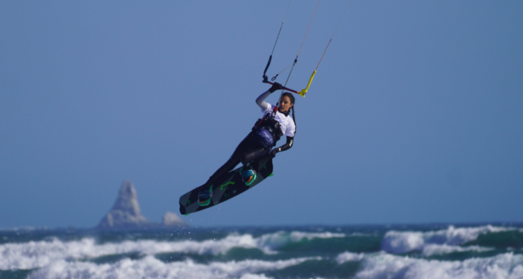 Constanza Ulloa es la nueva “Queen of the Air”: Pupuya recibió encuentro de kitesurf femenino