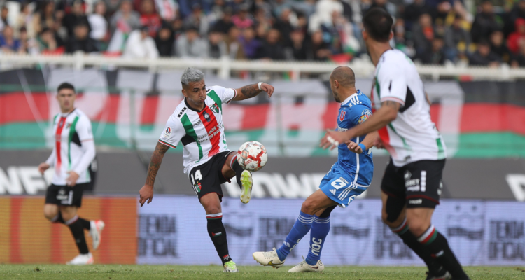 Universidad de Chile y Palestino igualaron en intenso partido por el Campeonato Nacional.