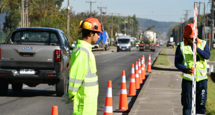 Obras de reparación de camino a Lenga