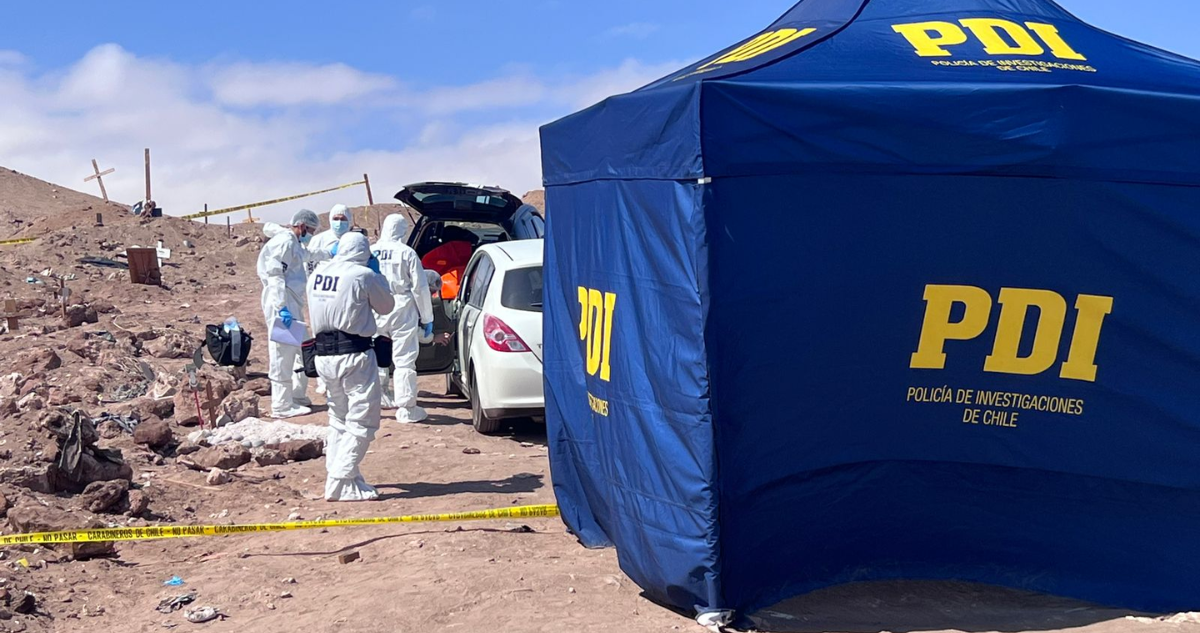 La sospechosa llamada a radio que dio cuenta del triple homicidio a machetazos en Alto Hospicio