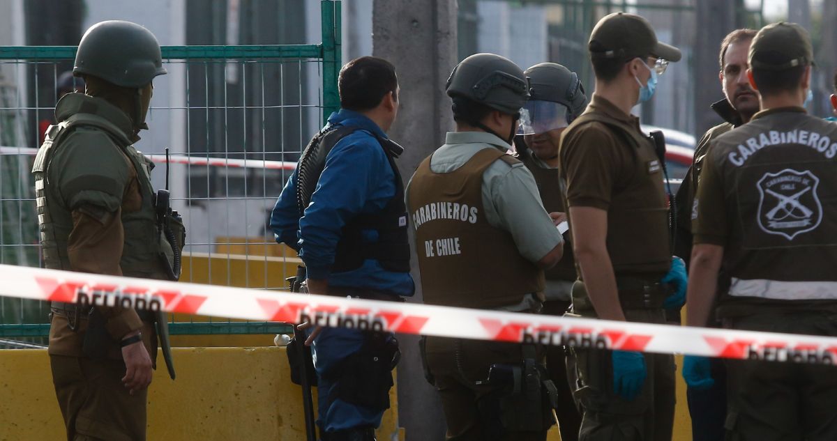 Chilena, con antecedentes penales y situación de calle: lo que se sabe de la pistolera en Lo Valledor