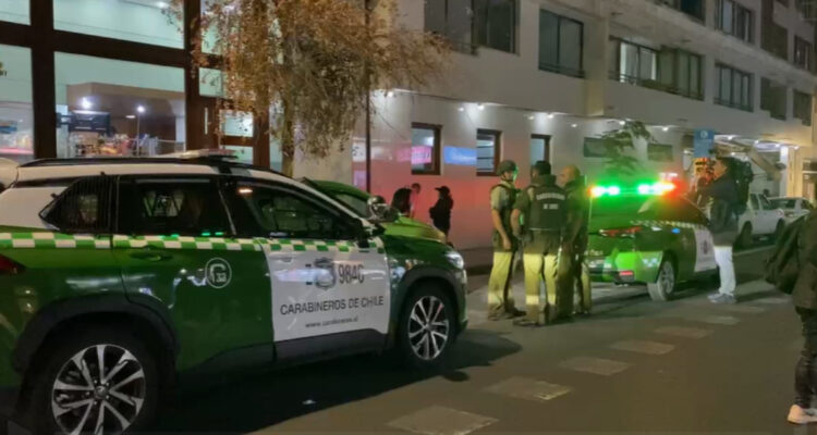 Detienen a sujeto que lanzó a perro desde un piso 12 en Santiago: habría estado drogado y alcoholizado