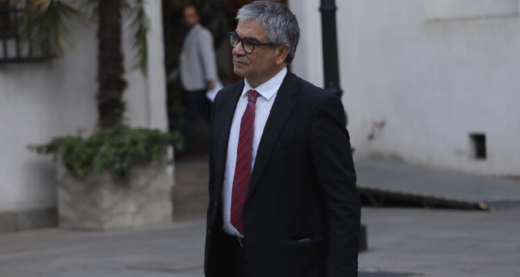 fotografía archivo del ministro de Hacienda, Mario Marcel