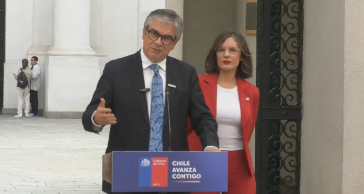 Punto de prensa de la ministra Camila Vallejo y el ministro Mario Marcel en La Moneda