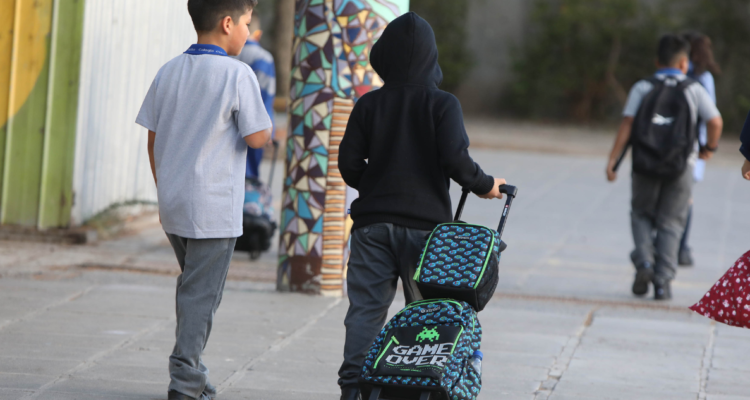 Mineduc asegura que escolares sin matrículas pasaron de más de 5 mil en diciembre a 880 en marzo