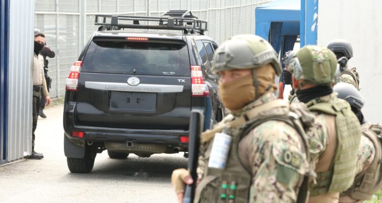 Llegada del exvicepresidente Jorgue Glas a la cárcel La Roca en Guayaquil