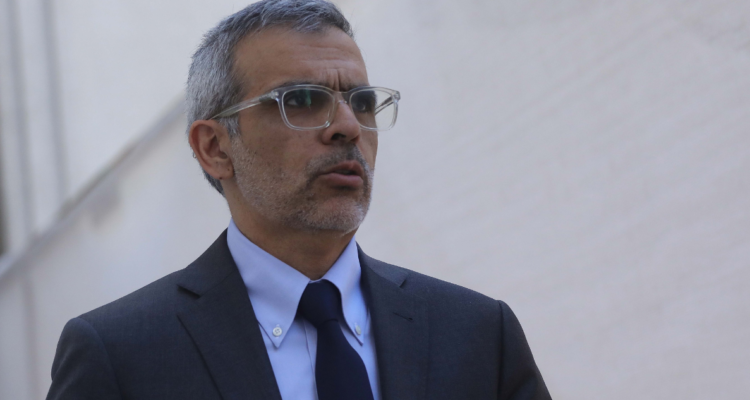 Ministro Cordero: Autoridades en posición directiva formalizadas “tienen que apartarse del cargo”