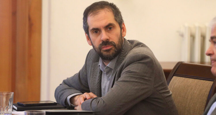 Ministro Grau se muestra optimista con industria del acero en medio de crisis de Huachipato