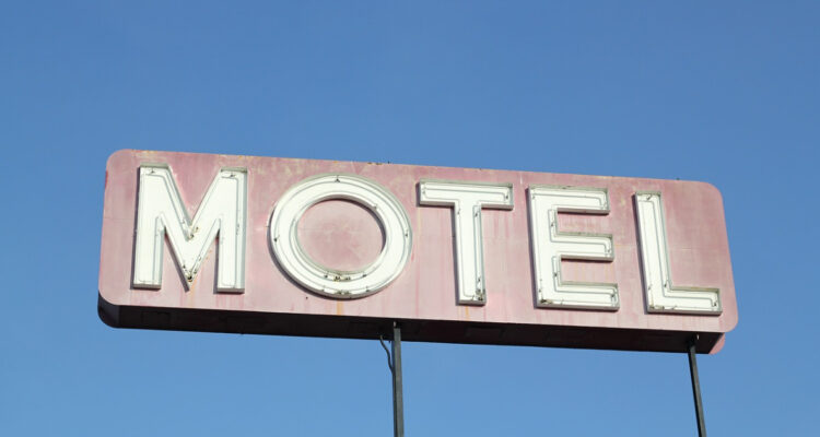 Investigan crimen ocurrido al interior de la habitación de un motel en Punta Arenas