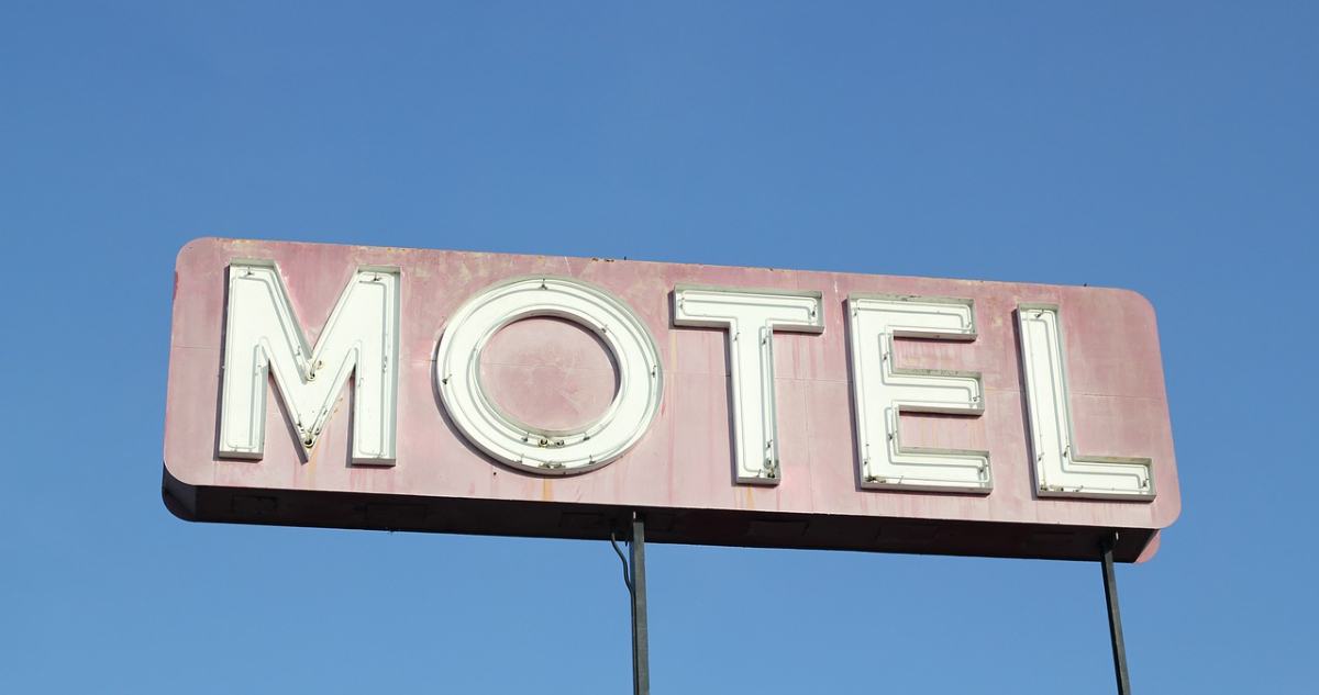 Investigan crimen ocurrido al interior de la habitación de un motel en Punta Arenas