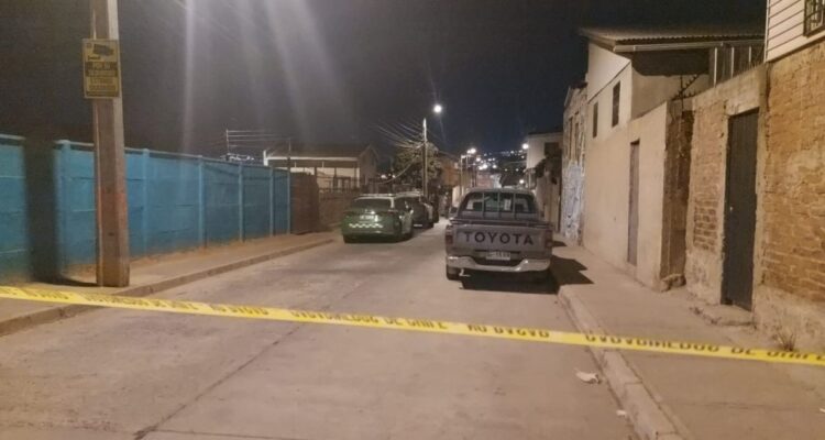 Encuentran mujer muerta en Viña del Mar: habría recibido impactos balísticos