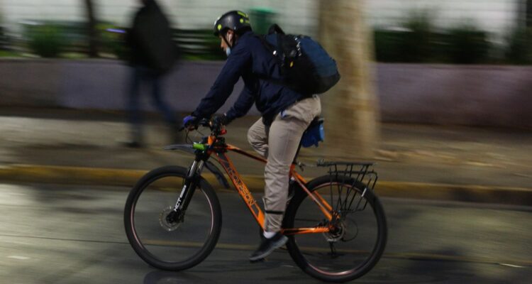Cuáles son las multas a las que se arriesgan los ciclistas por circular por la vereda