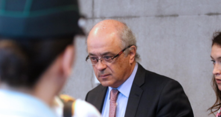 Quedó en prisión preventiva: condenan a oncólogo de Clínica Las Condes por abusos sexuales reiterados