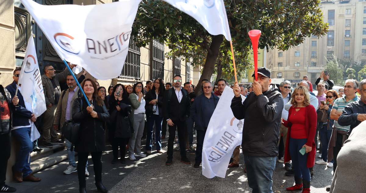 En plena Operación Renta: En el SII están en paro y piden renuncia de director ante “discriminación”