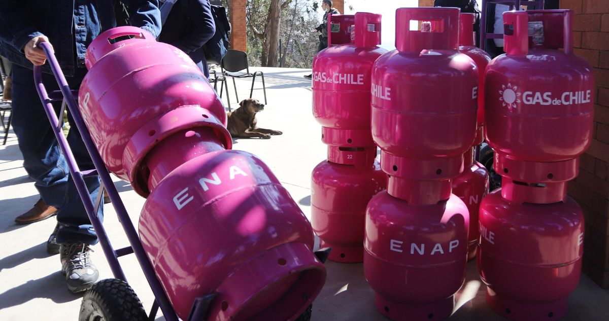 Ministerio de Energía adeuda $517 millones a ENAP por servicios en plan piloto “Gas de Chile”
