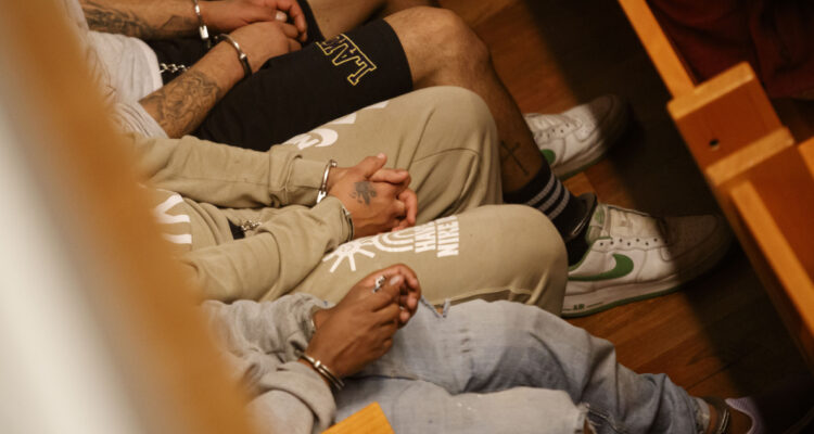 En prisión preventiva quedaron 29 miembros de “Los Trinitarios”: revisarán cautelares de los restantes