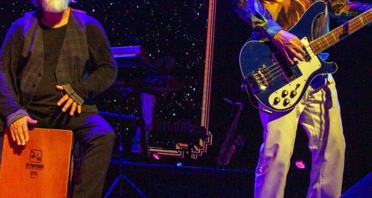 Un proyecto de ley busca establecer un porcentaje mínimo de transmisión radial de música chilena folclórica