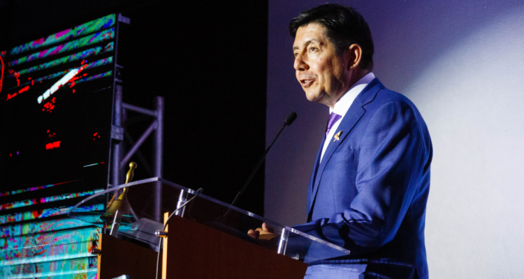 querella contra alcalde de Antofagasta