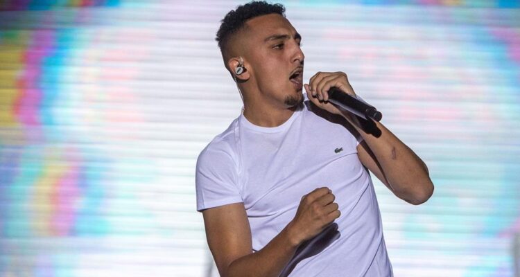 Rapero Morad inicia condena de cárcel en España tras saltarse un control policial