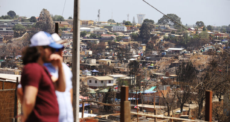 imagen contexto de la reconstrucción post incendios en valparaíso