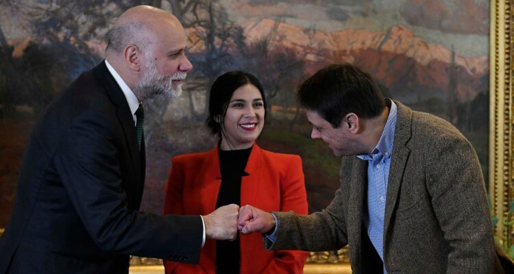 El jaque mate de Elizalde: Rivas dice que ministro le “ofreció” vicepresidencia para sumarse a Cariola