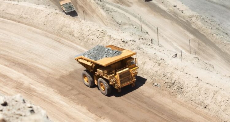 Traspasan más de 2 mil millones para 12 comunas de la región de Los Ríos por Ley de Royalty Minero