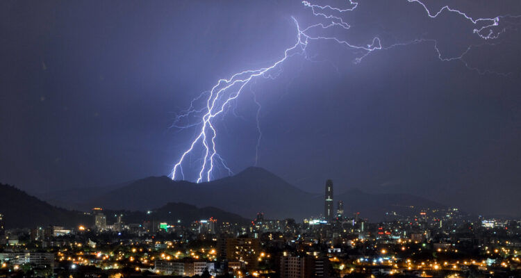 Tormenta eléctrica en Santiago
