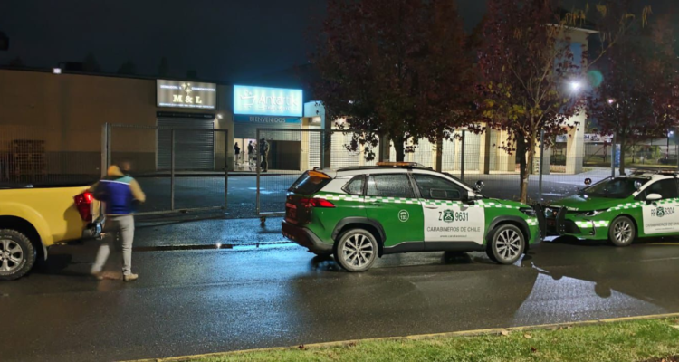 Concepción: delincuentes armados perpetran violento robo a supermercado con público en su interior