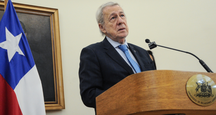 Canciller van Klaveren por situación con Venezuela