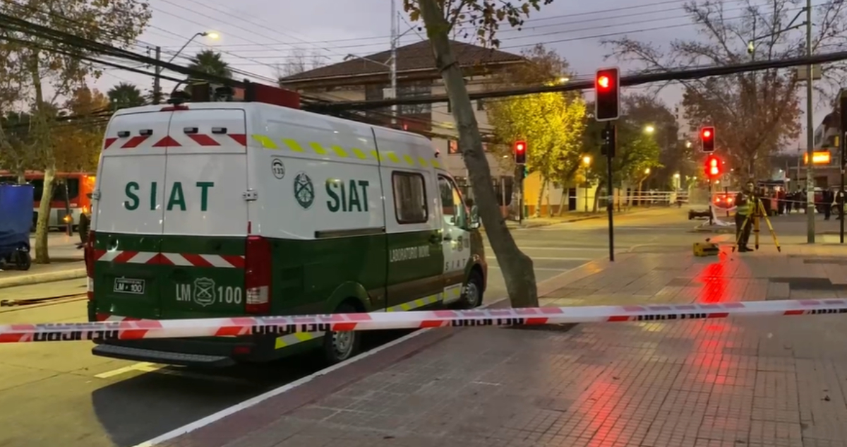 Adulto mayor muere atropellado tras accidente entre auto y bus RED en San Bernardo