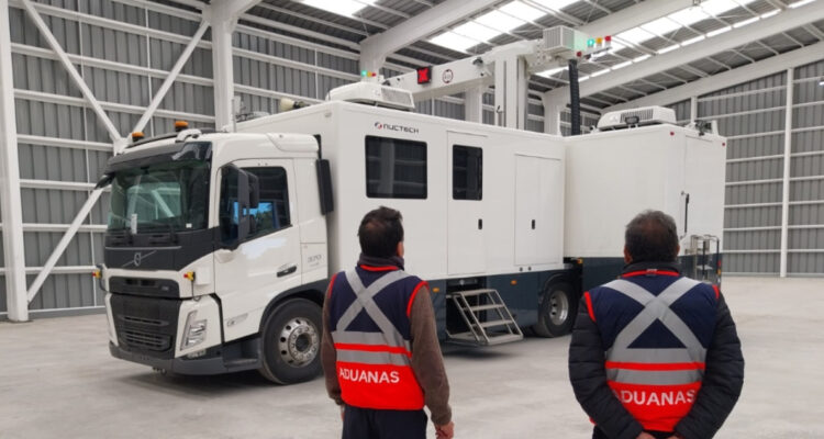 Camión escáner en aduanas de San Antonio detectó gran cantidad de armas, drogas y cigarros en 2023