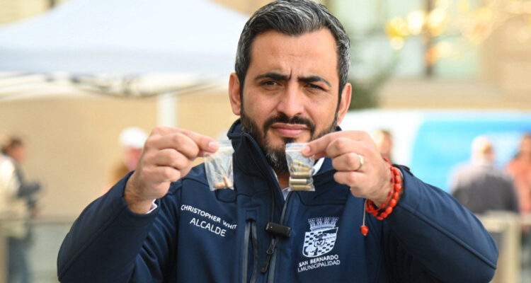 Alcalde White (PS) llega a la Moneda a pedir presencia militar en San Bernardo por inseguridad