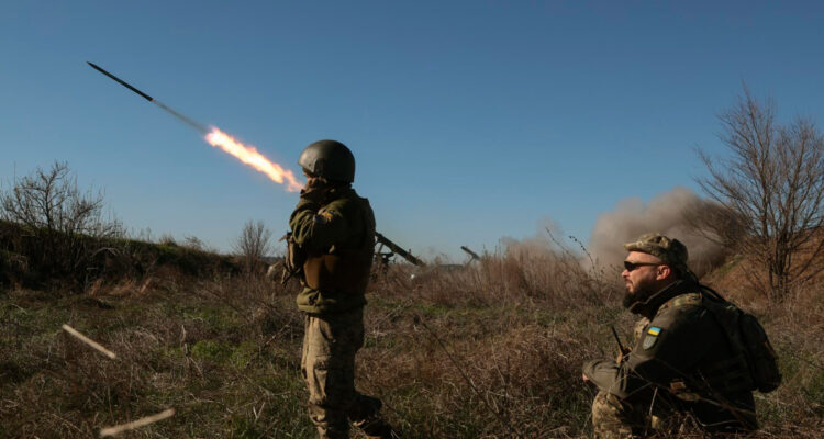 Alemania autoriza a Ucrania usar sus armas contra objetivos rusos