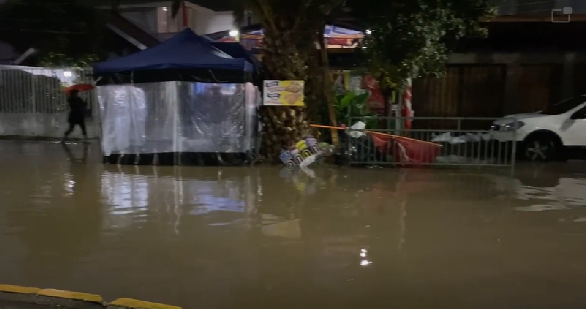 Al menos 21 casas inundadas en Quilicura por lluvias: algunas tendrían pérdidas totales